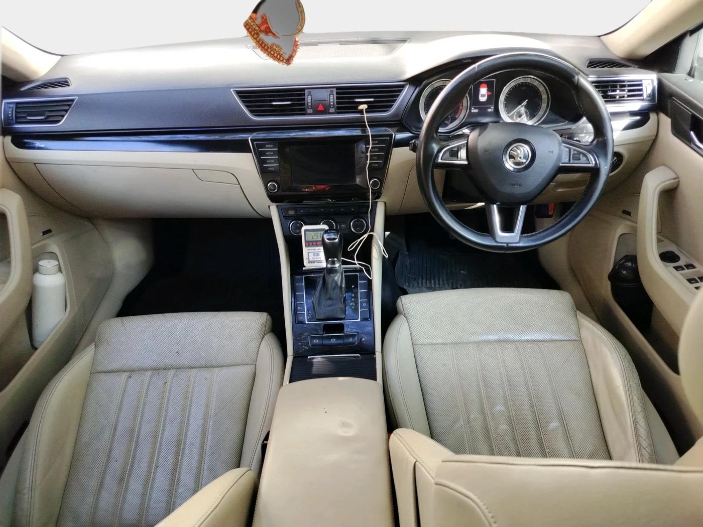 2016 Skoda Superb L&K 1.8 TSI AT, Petrol, Automatic, 97,957 km, interior