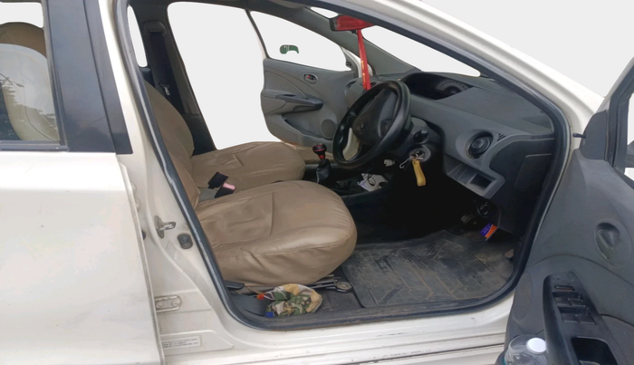 2012 Toyota Etios Liva G, Petrol, Manual, 1,15,930 km, interior
