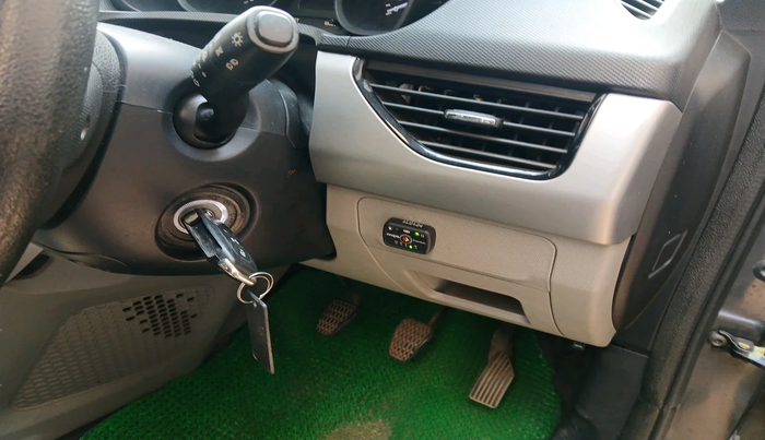 2018 Tata NEXON XM PETROL, Petrol, Manual, 70,418 km, interior