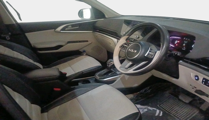 2023 KIA CARENS  PRESTIGE PLUS 1.5 TURBO PETROL DCT 7 STR, Petrol, Automatic, 20,166 km, interior