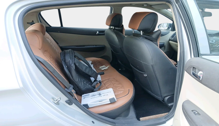 2014 Hyundai i20 MAGNA (O) 1.2, CNG, Manual, 96,710 km, interior