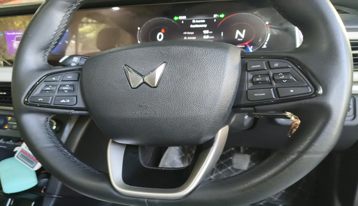 2024 Mahindra XUV700 AX 5 P MT 5 STR, Petrol, Manual, 9,548 km, interior