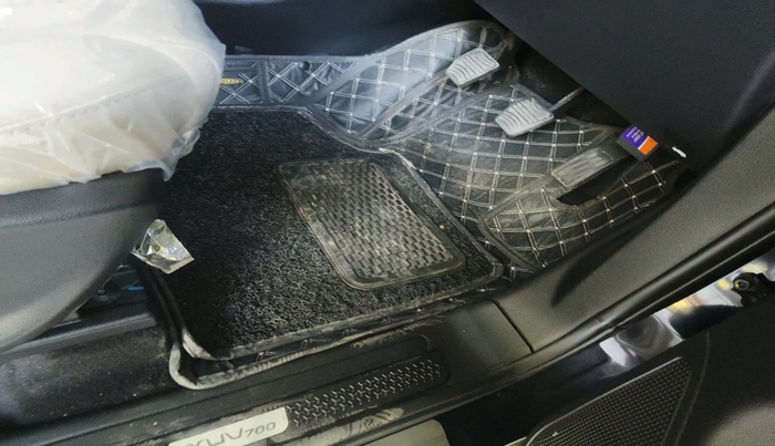 2024 Mahindra XUV700 AX 5 P MT 5 STR, Petrol, Manual, 9,548 km, interior