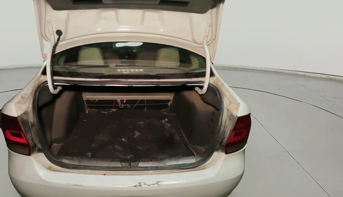 2011 Volkswagen Vento TRENDLINE 1.6, Petrol, Manual, 1,92,000 km, exterior