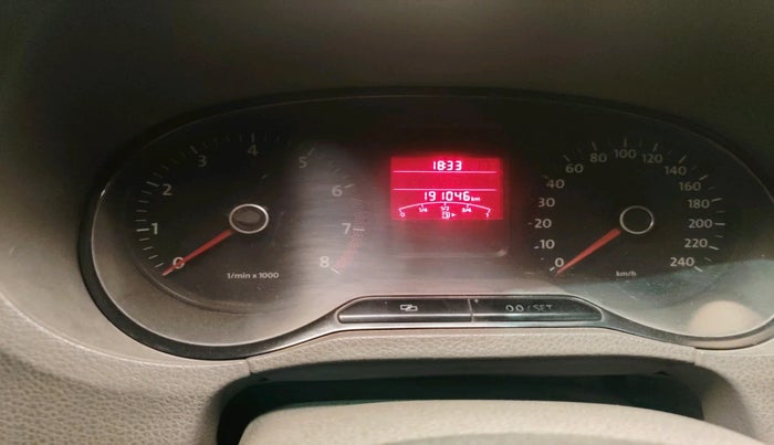 2011 Volkswagen Vento TRENDLINE 1.6, Petrol, Manual, 1,92,000 km, interior