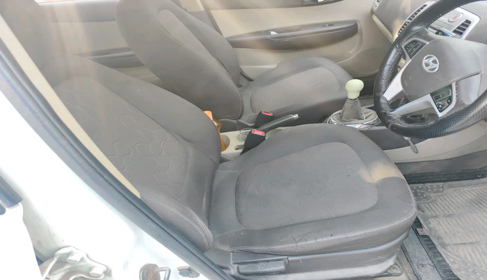 2011 Hyundai i20 SPORTZ 1.2, Petrol, Manual, 1,15,918 km, interior