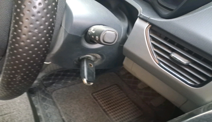 2018 Tata NEXON XM PETROL, Petrol, Manual, 49,933 km, interior