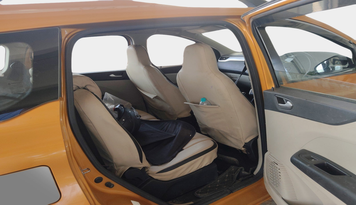 2022 Renault TRIBER RXZ, Petrol, Manual, 1,08,604 km, interior