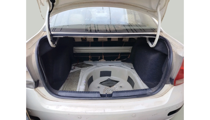 2011 Volkswagen Vento TRENDLINE 1.6, Petrol, Manual, 70,000 km, exterior