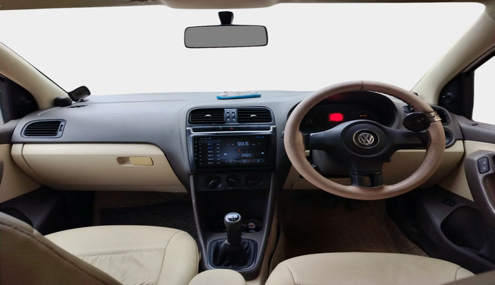 2011 Volkswagen Vento TRENDLINE 1.6, Petrol, Manual, 70,000 km, interior