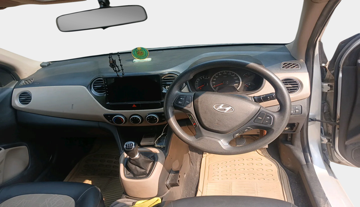 2017 Hyundai Grand i10 SPORTZ 1.2 KAPPA VTVT, Petrol, Manual, 52,354 km, interior