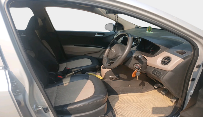 2017 Hyundai Grand i10 SPORTZ 1.2 KAPPA VTVT, Petrol, Manual, 52,354 km, interior