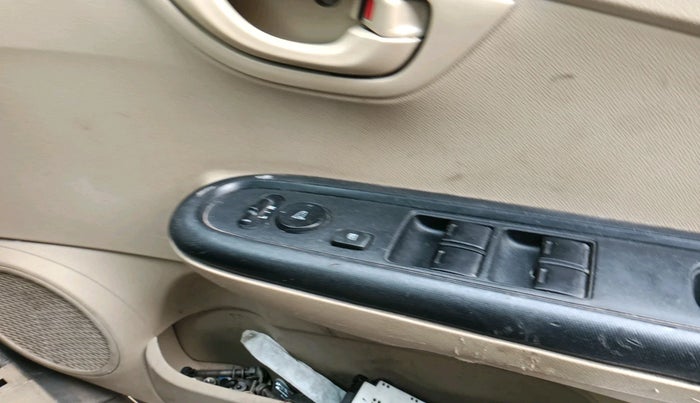 2017 Honda Amaze 1.2L I-VTEC S, Petrol, Manual, 73,720 km, interior