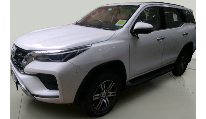 2023 Toyota Fortuner 4X2 MT 2.7 PETROL, Petrol, Manual, 27,631 km, exterior