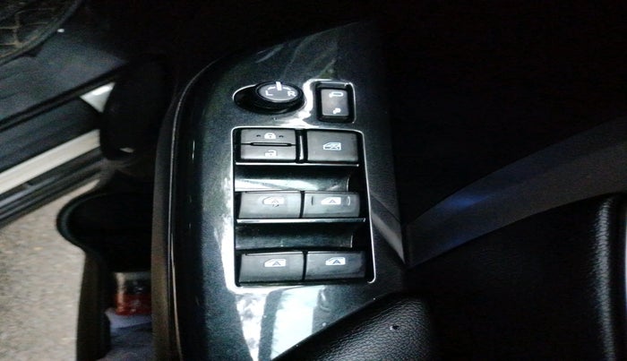 2023 Toyota Fortuner 4X2 MT 2.7 PETROL, Petrol, Manual, 27,631 km, interior