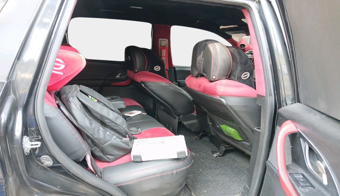 2021 Mahindra XUV500 W7, Diesel, Manual, 84,026 km, interior