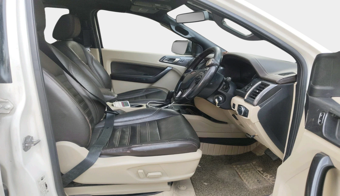 2017 Ford Endeavour TITANIUM 3.2 4X4 AT, Diesel, Automatic, 1,48,950 km, interior