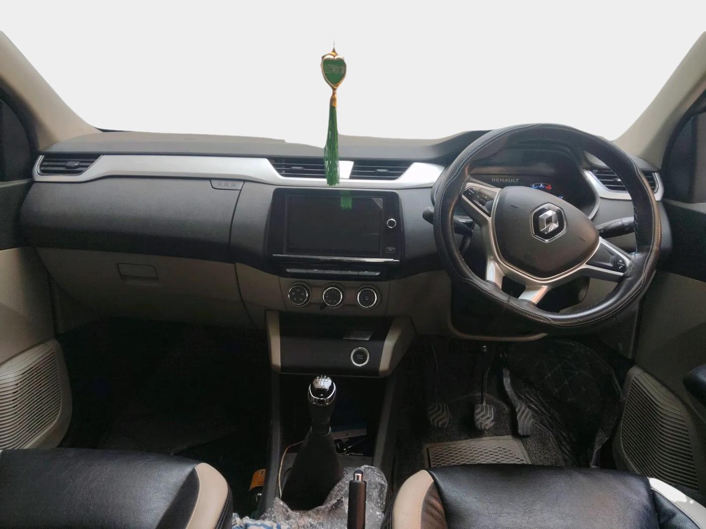 2023 Renault TRIBER RXZ, Petrol, Manual, 19,036 km, interior