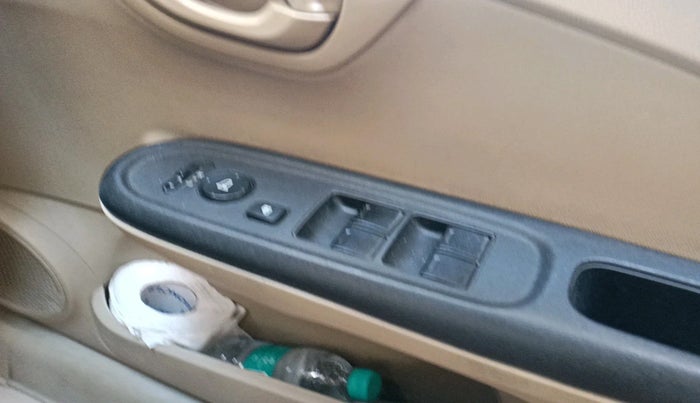 2015 Honda Amaze 1.2L I-VTEC S, Petrol, Manual, 49,995 km, interior