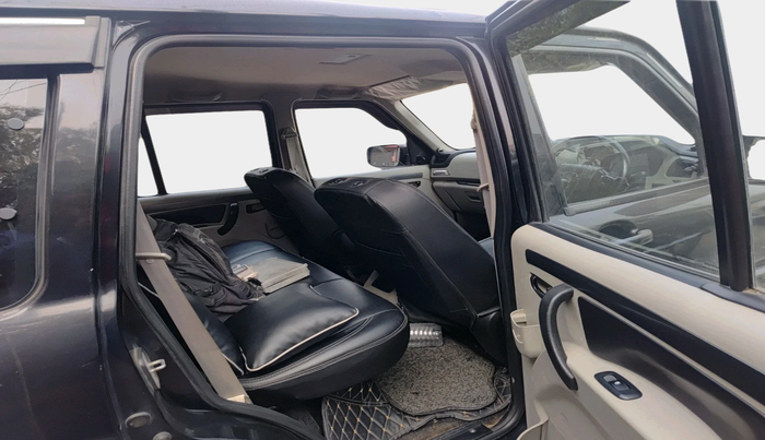 2020 Mahindra Scorpio S5, Diesel, Manual, 1,01,483 km, interior