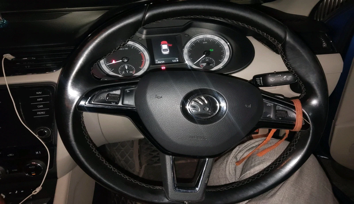 2017 Skoda Octavia STYLE PLUS AT 1.8 TSI, Petrol, Automatic, 1,36,256 km, interior