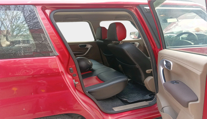 2017 Mahindra TUV300 T8, Diesel, Manual, 59,259 km, interior