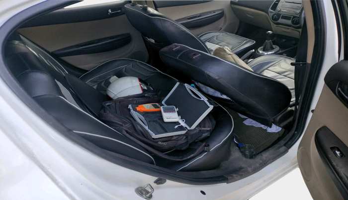 2011 Hyundai i20 MAGNA 1.2, Petrol, Manual, 88,116 km, interior