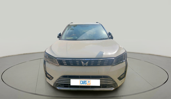 2023 Mahindra XUV300 W8 (O) 1.5 DIESEL AMT, Diesel, Automatic, 84,797 km, exterior
