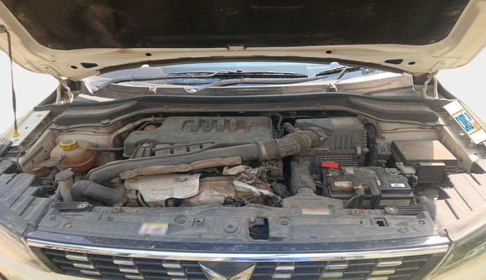 2023 Mahindra XUV300 W8 (O) 1.5 DIESEL AMT, Diesel, Automatic, 84,797 km, exterior