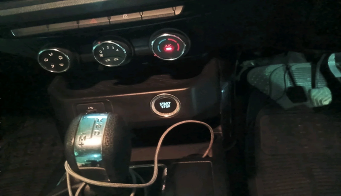 2022 Renault Kiger RXT MT, Petrol, Manual, 27,457 km, interior