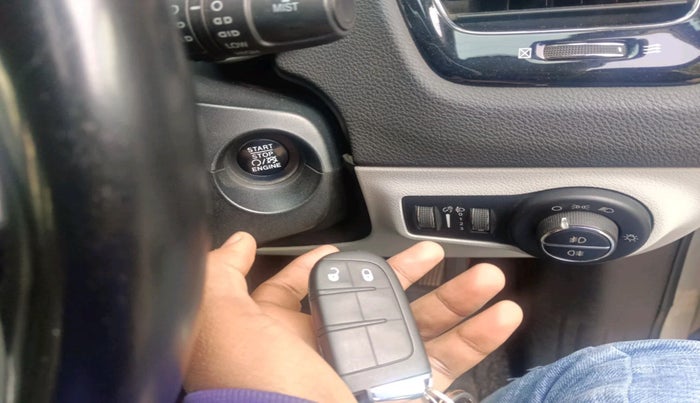 2017 Jeep Compass LIMITED 1.4 PETROL AT, Petrol, Automatic, 77,986 km, interior