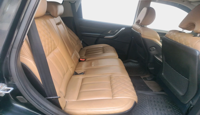 2018 Mahindra XUV500 W11 AT, Diesel, Automatic, 80,926 km, interior
