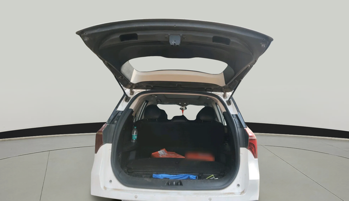 2022 Mahindra XUV700 AX 5 D AT 5 STR, Diesel, Automatic, 66,432 km, exterior