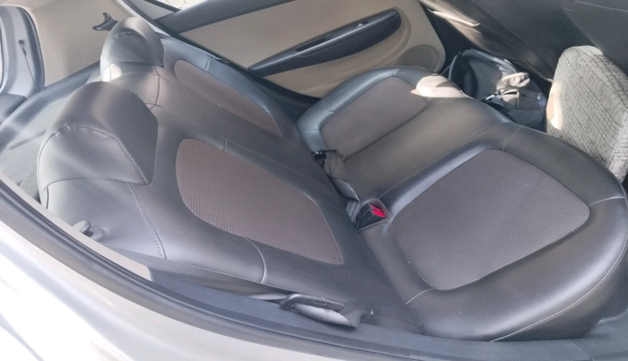 2013 Hyundai i20 MAGNA (O) 1.2, Petrol, Manual, 66,234 km, interior