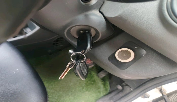 2016 Renault Kwid RXT 0.8, Petrol, Manual, 65,346 km, interior