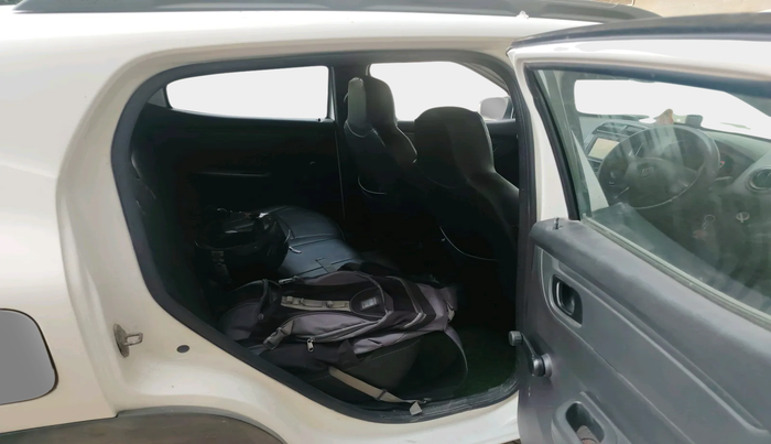 2016 Renault Kwid RXT 0.8, Petrol, Manual, 65,346 km, interior