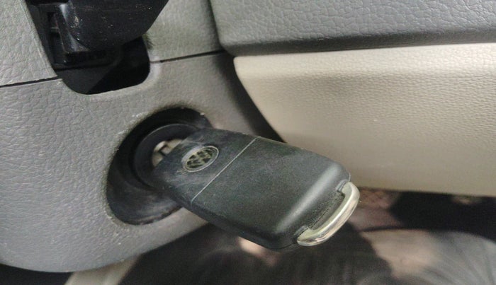 2010 Volkswagen Vento HIGHLINE PETROL AT, Petrol, Automatic, 98,467 km, interior