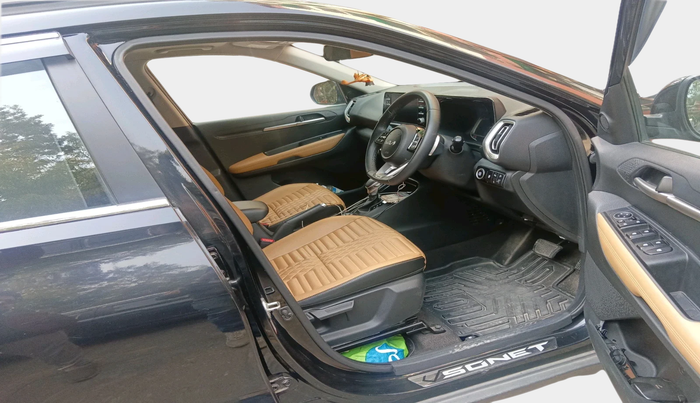 2024 KIA SONET 	 HTX 1.0 TURBO DCT, Petrol, Automatic, 16,469 km, interior