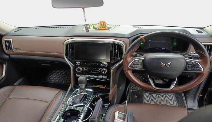 2025 Mahindra SCORPIO-N Z8 PETROL AT 7 STR, Petrol, Automatic, 19,301 km, interior