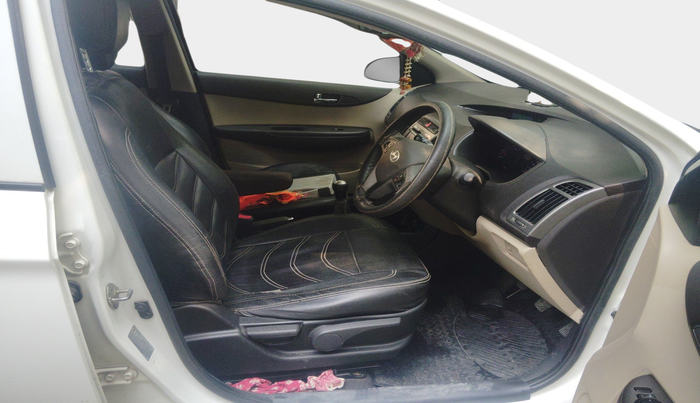 2014 Hyundai i20 SPORTZ 1.2, Petrol, Manual, 89,977 km, interior