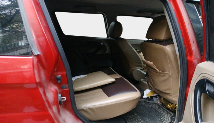 2017 Mahindra TUV300 T4, Diesel, Manual, 77,289 km, interior