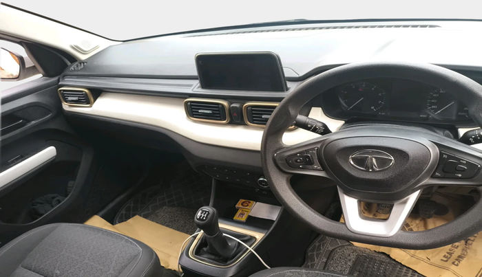 2023 Tata PUNCH ACCOMPLISHED MT, Petrol, Manual, 25,711 km, interior