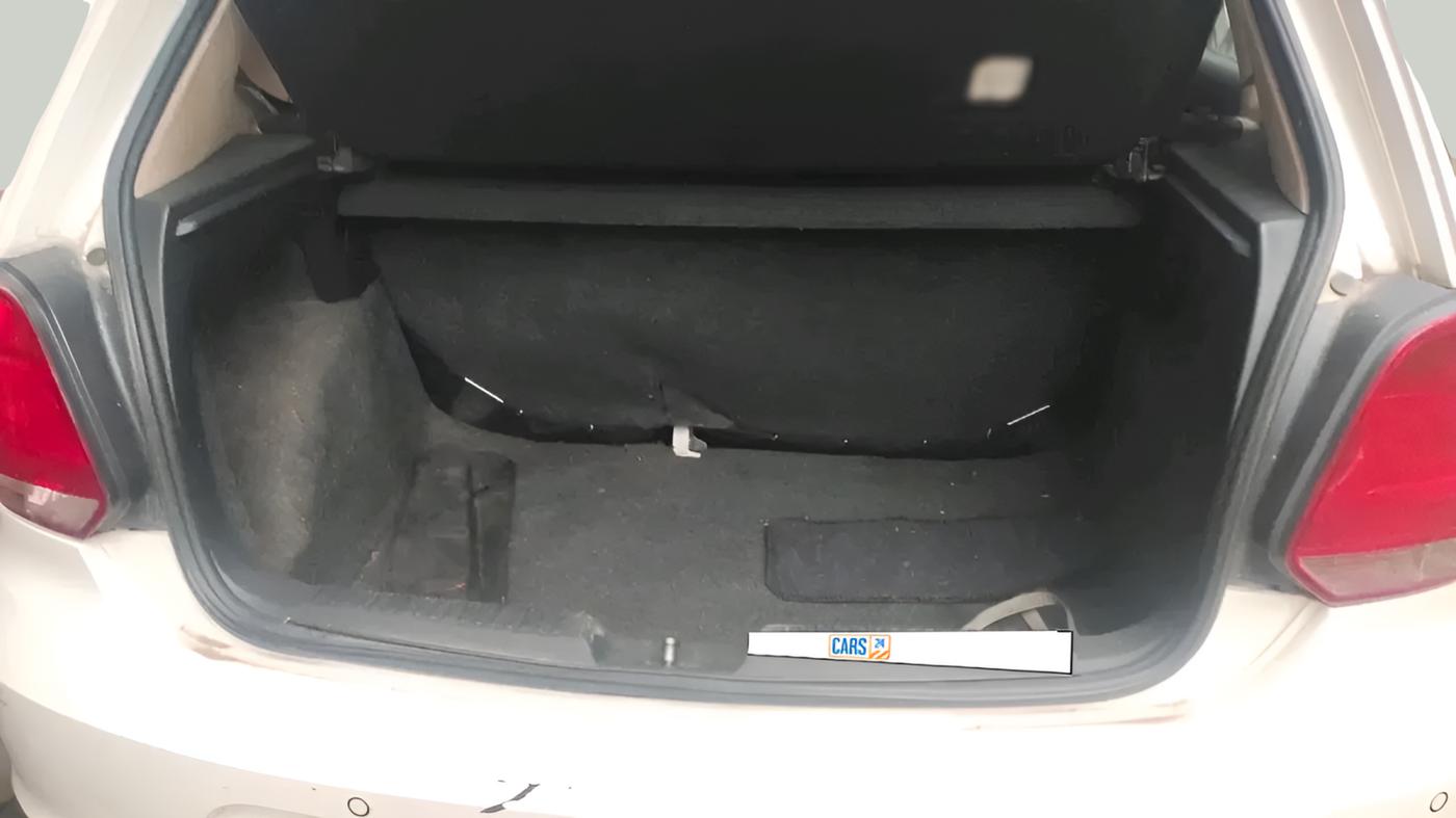 2015 Volkswagen Polo HIGHLINE1.5L, Diesel, Manual, 3,04,000 km, exterior