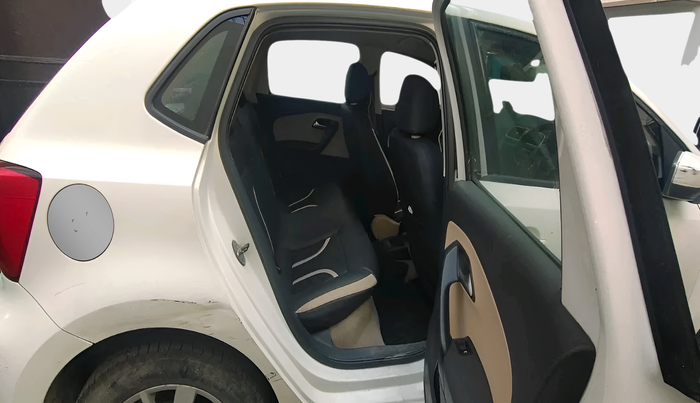 2015 Volkswagen Polo HIGHLINE1.5L, Diesel, Manual, 96,614 km, interior