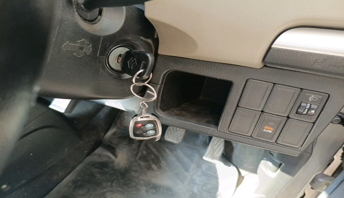 2015 Maruti Wagon R 1.0 LXI, Petrol, Manual, 77,661 km, interior