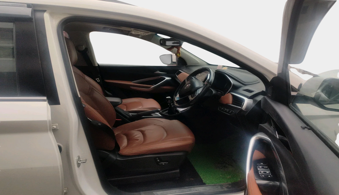 2021 MG HECTOR PLUS SELECT 2.0 DIESEL TURBO MT 7-STR, Diesel, Manual, 89,643 km, interior