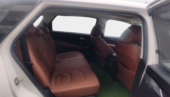 2021 MG HECTOR PLUS SELECT 2.0 DIESEL TURBO MT 7-STR, Diesel, Manual, 89,643 km, interior