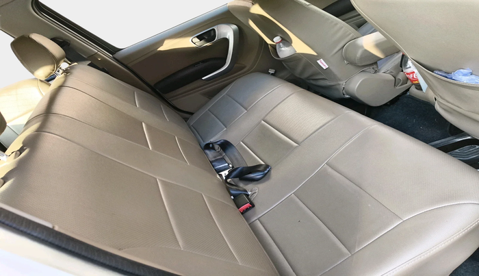 2017 Mahindra TUV300 T8, Diesel, Manual, 24,990 km, interior