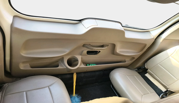 2017 Mahindra TUV300 T8, Diesel, Manual, 24,990 km, interior