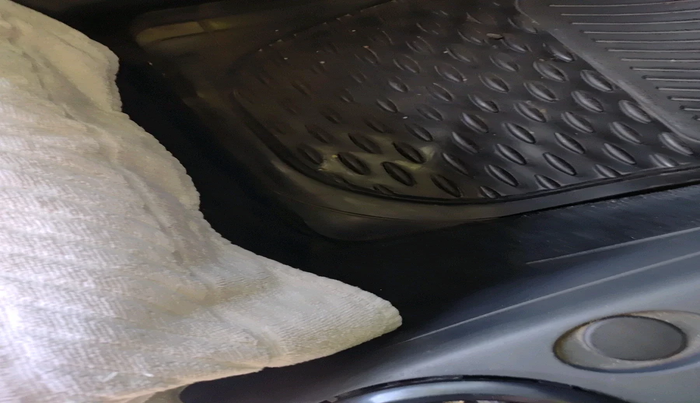 2011 Maruti Swift LXI, Petrol, Manual, 1,66,609 km, interior